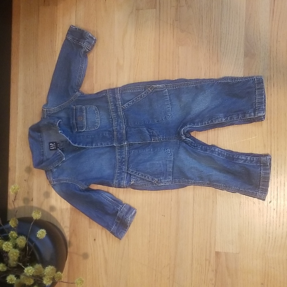 Baby GAP Denim  Overalls Coverall Jumpsuit  Romper one piece size 12-18 months